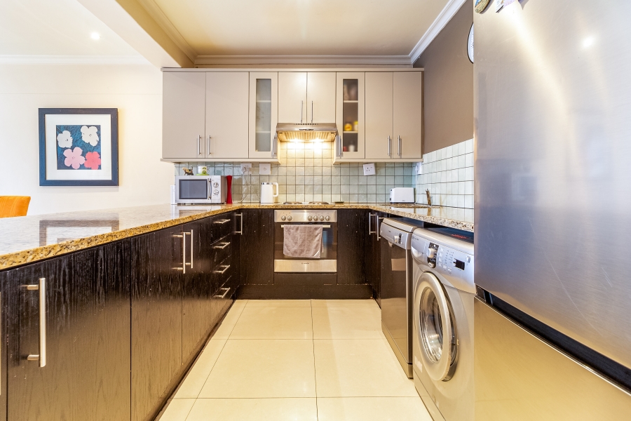 To Let 3 Bedroom Property for Rent in Sea Point Western Cape
